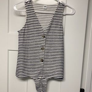 Front tie striped tank top.